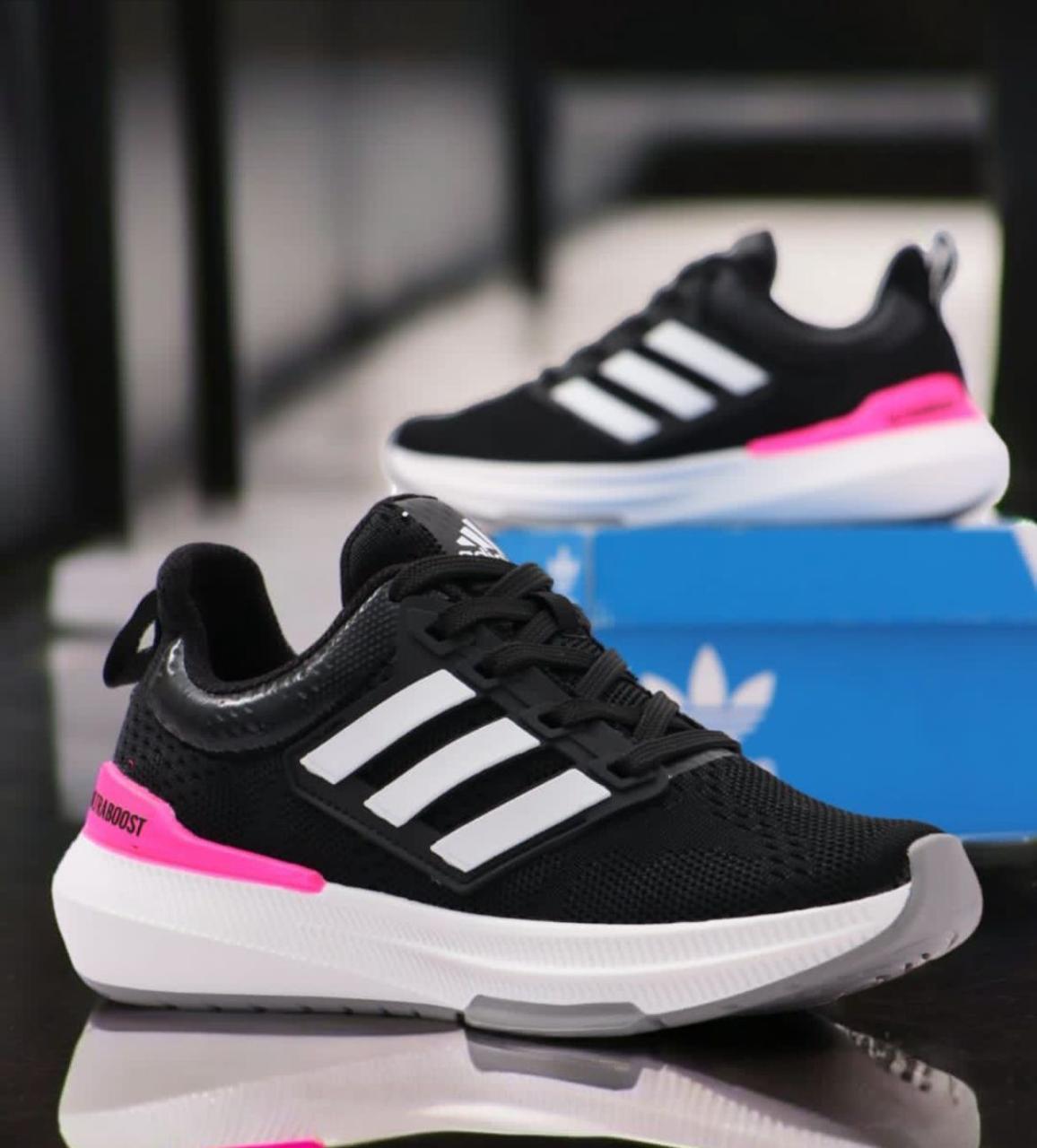 ADIDAS ULTRABOOST