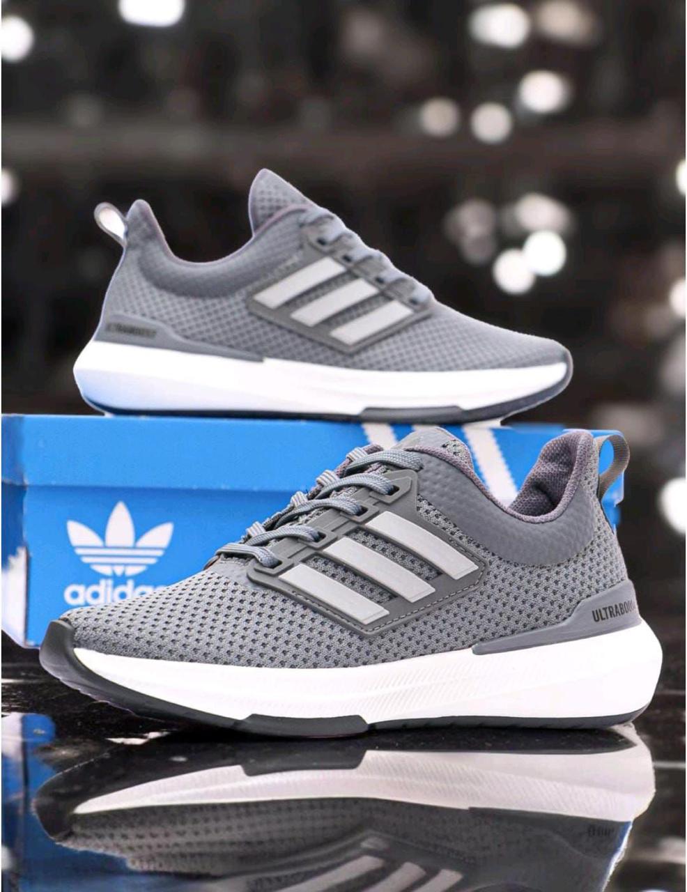 ADIDAS ULTRABOOST